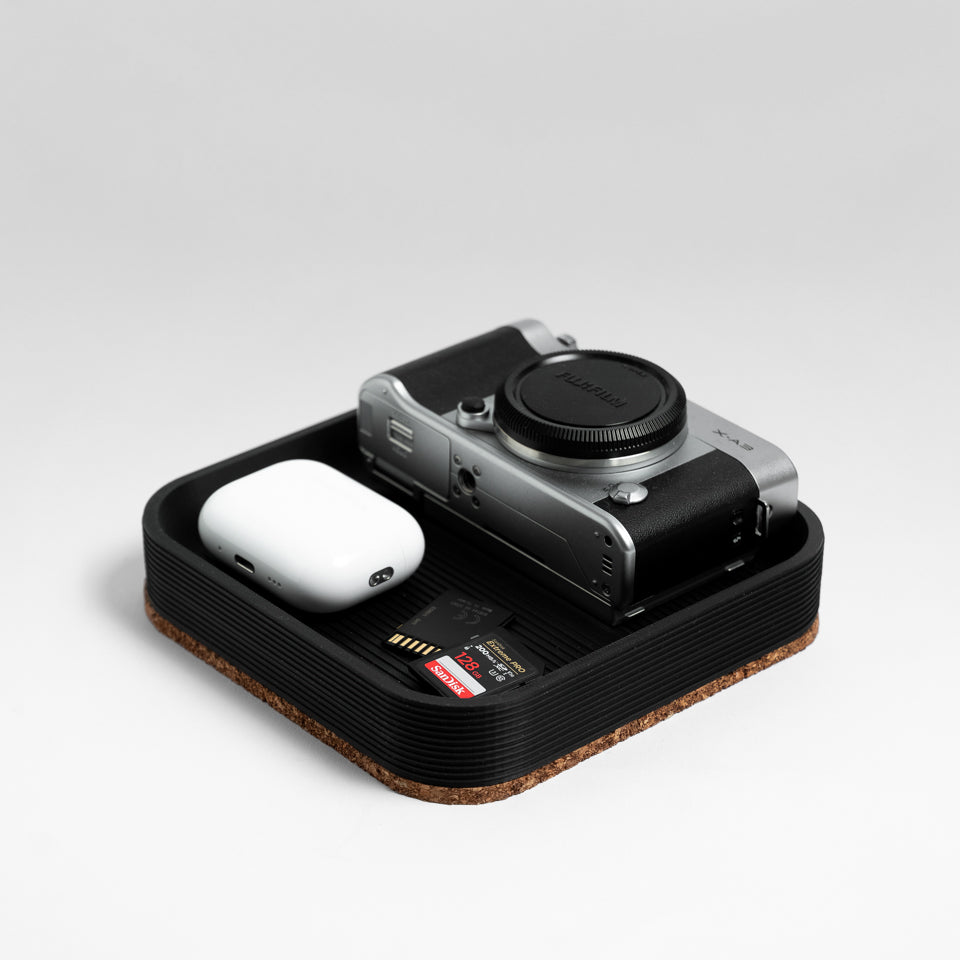 GRID — DESK TRAY (18×18 cm)