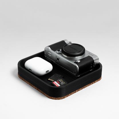 GRID — DESK TRAY (18×18 cm)