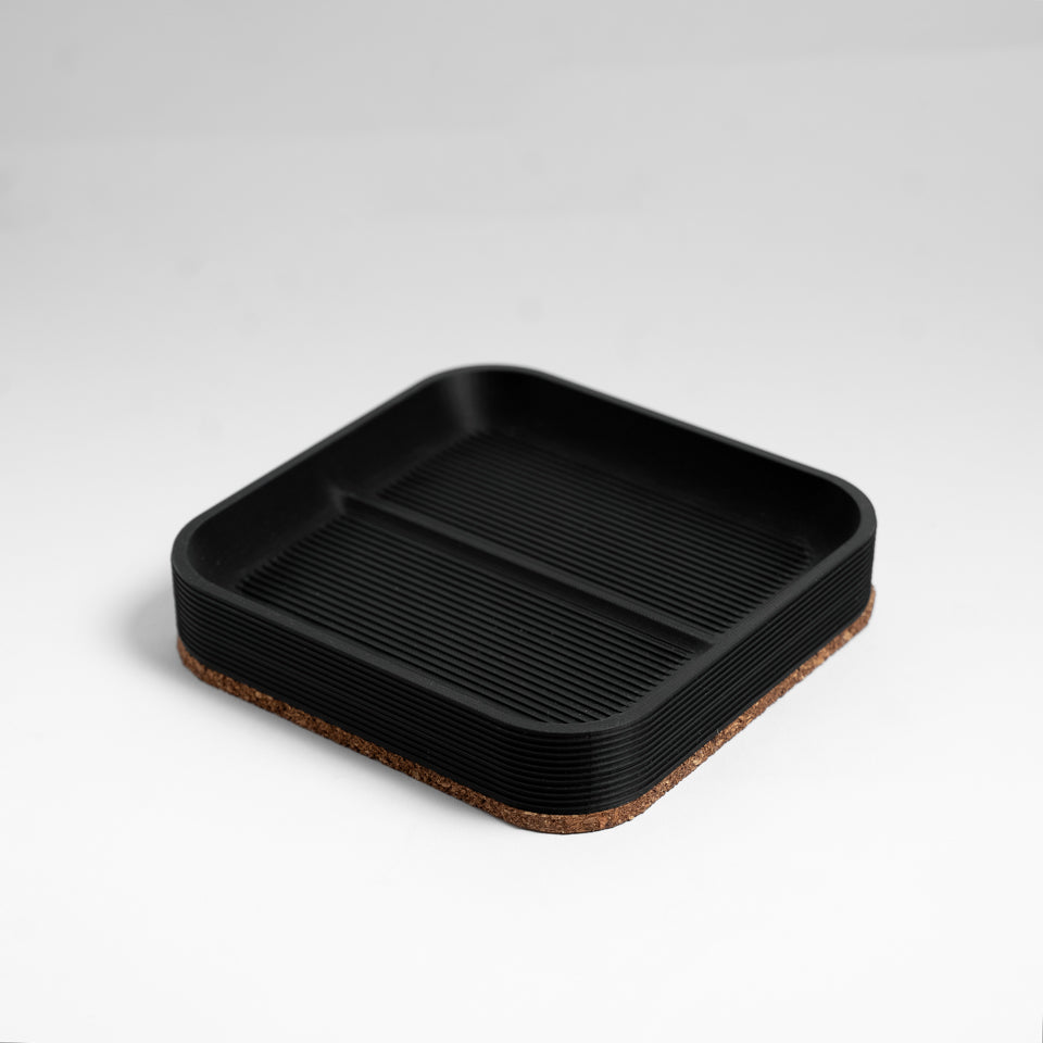 GRID — DESK TRAY (18×18 cm)