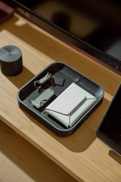 GRID — DESK TRAY (18×18 cm)