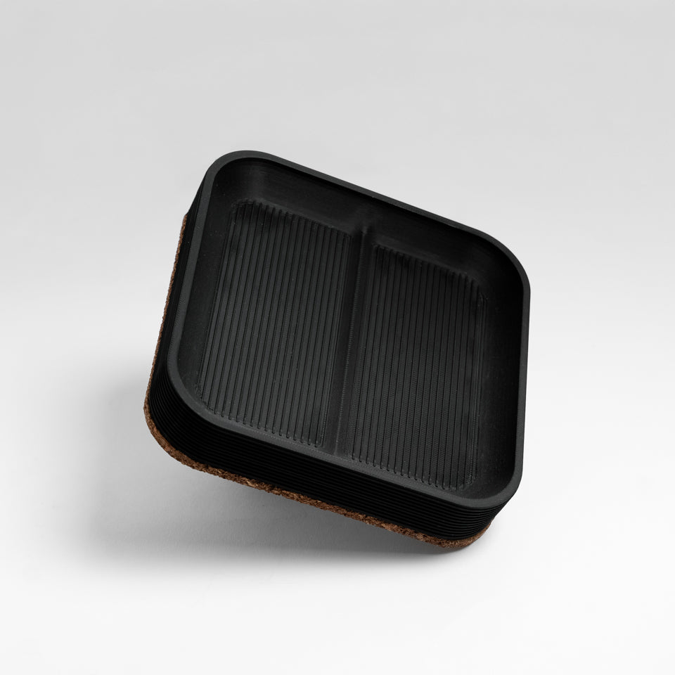 GRID — DESK TRAY (18×18 cm)