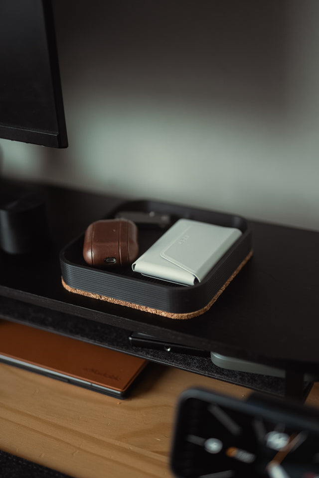 GRID — DESK TRAY (18×18 cm)